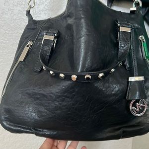 Authentic used Leather Michael Kors messenger bag